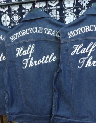 バイククラブ　デニムベスト刺繍　Half Throttle　3着口サムネイル